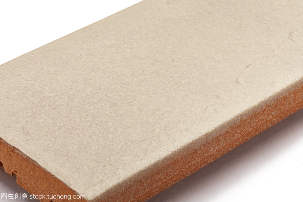 熟料在白色瓷磚與鋼材中的雙重應(yīng)用與價值